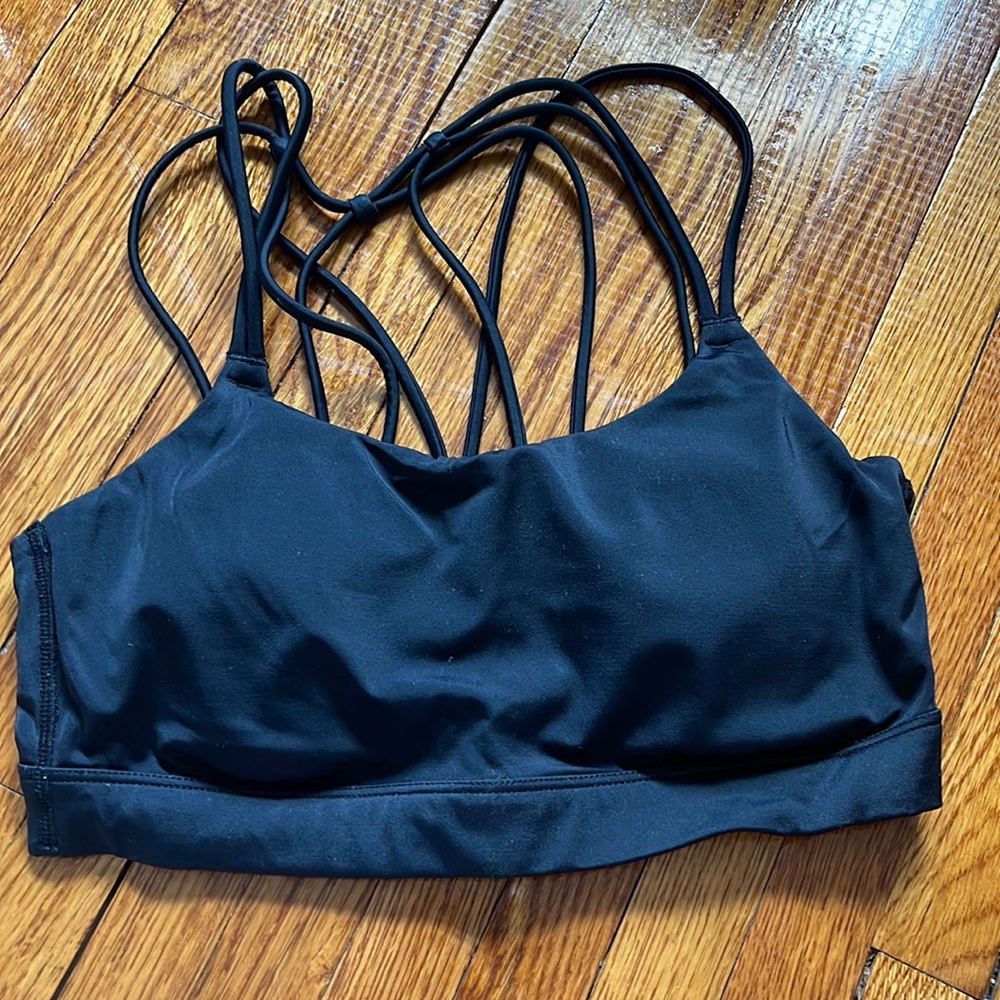 Black sports bra